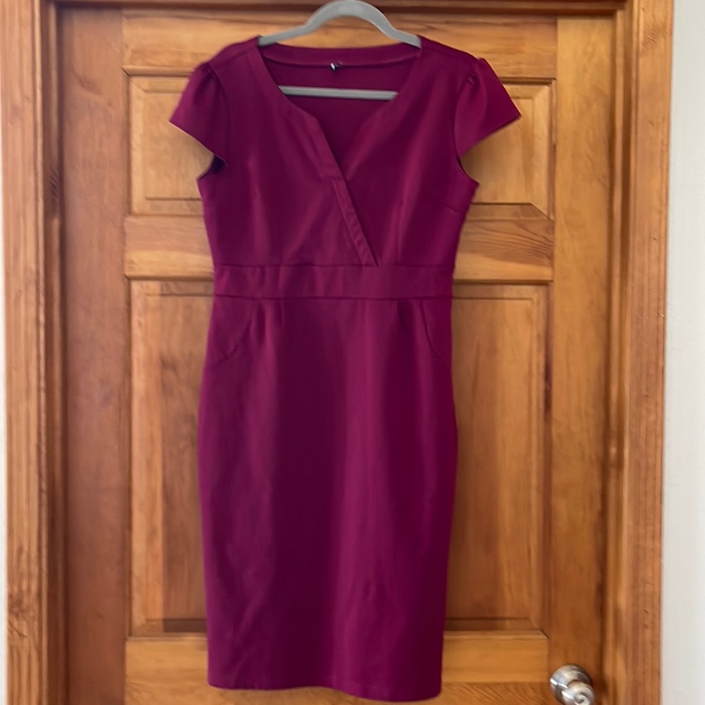 👗Miusol Burgundy Dress